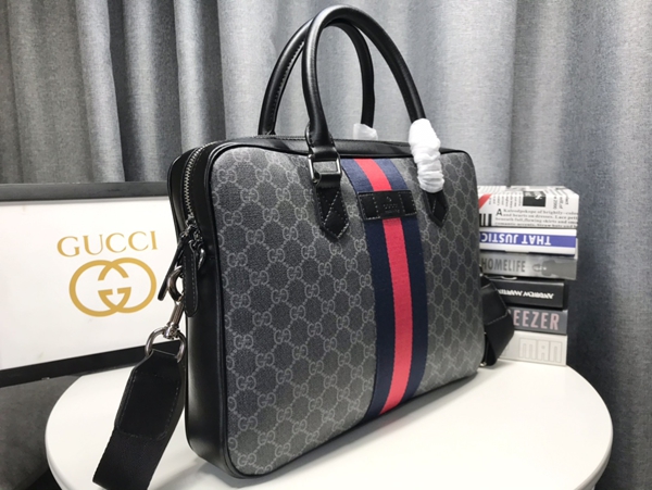 激安グッチバッグコピー背面デザイン